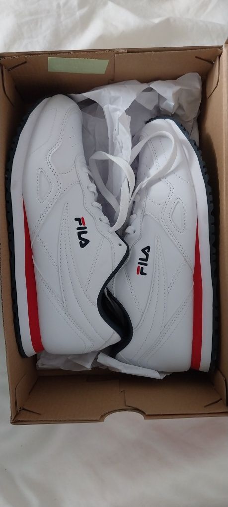 Tenis FILA novos 38