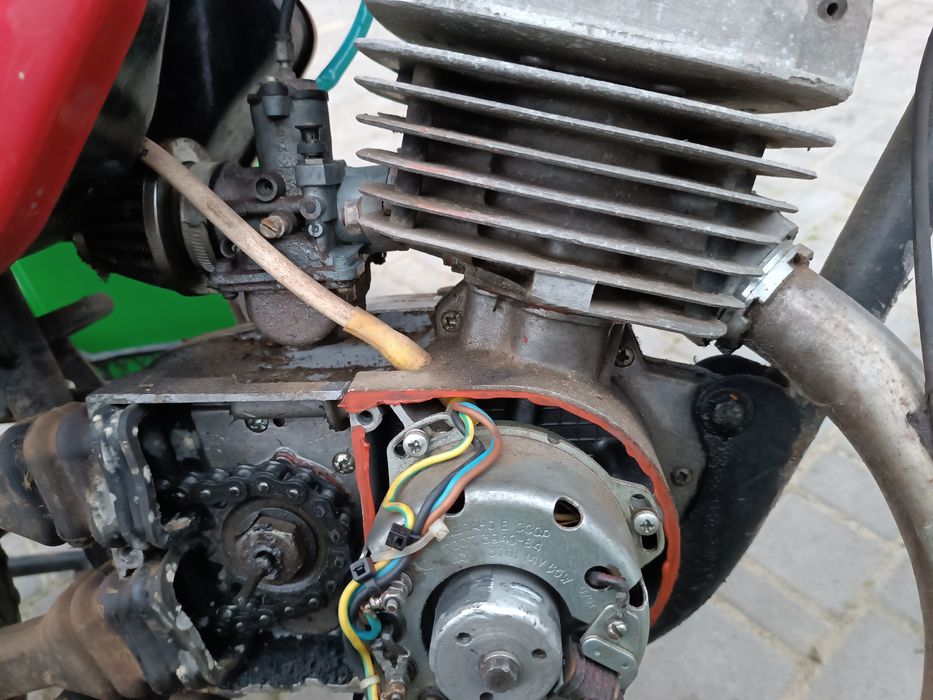 Мопед д6 двигун 12в