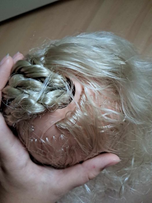 Lalka z rosnącymi włosami