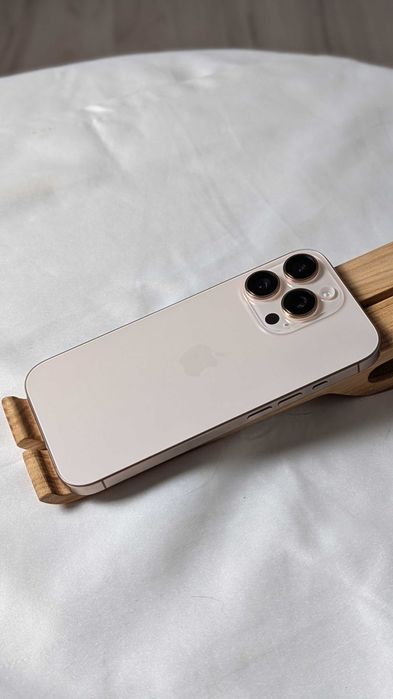 iPhone 16 Pro Desert Titanium Neverlock