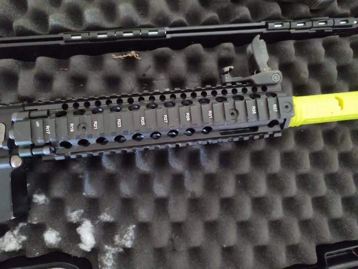 Replica M4 Daniel Defense mk18  (full metal)