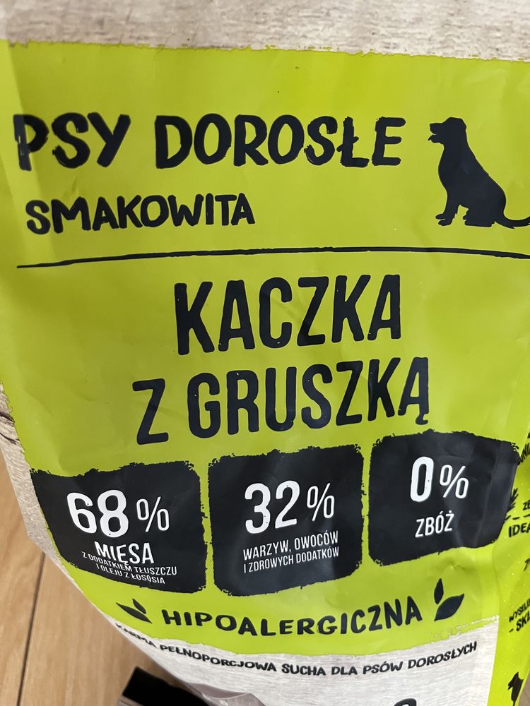 Sucha karma kaczka z gruszką. Wiejska zagroda. Hipoalergiczna.