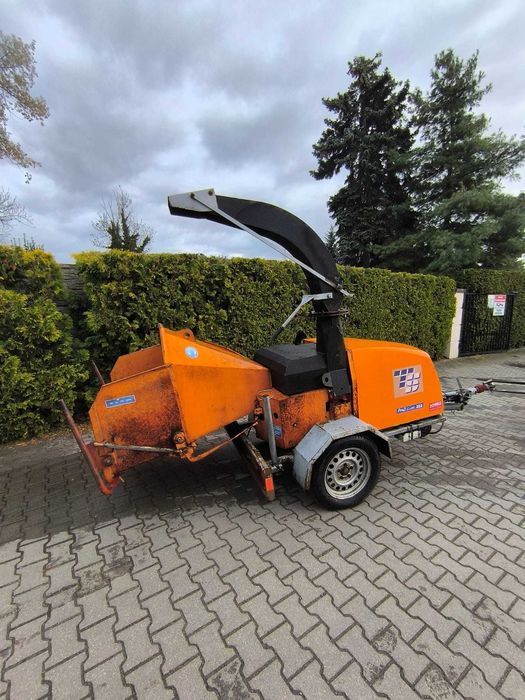 Rębak spalinowy Tünnissen na przyczepce 33KM