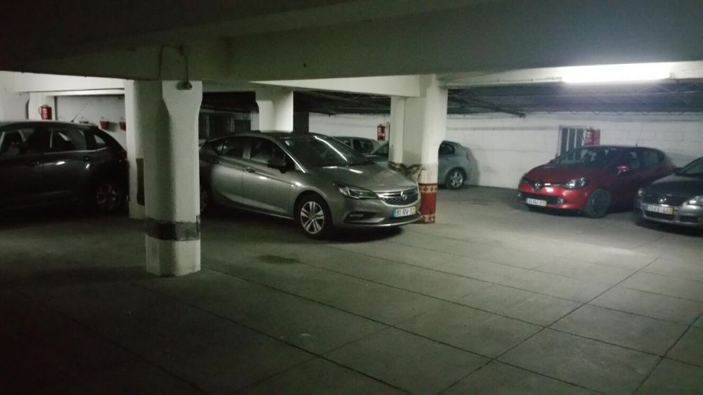 Parqueamento garagem motas e carros