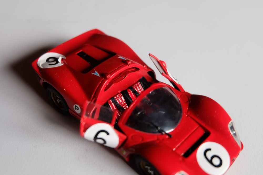 Miniatura Ferrari 330 P4