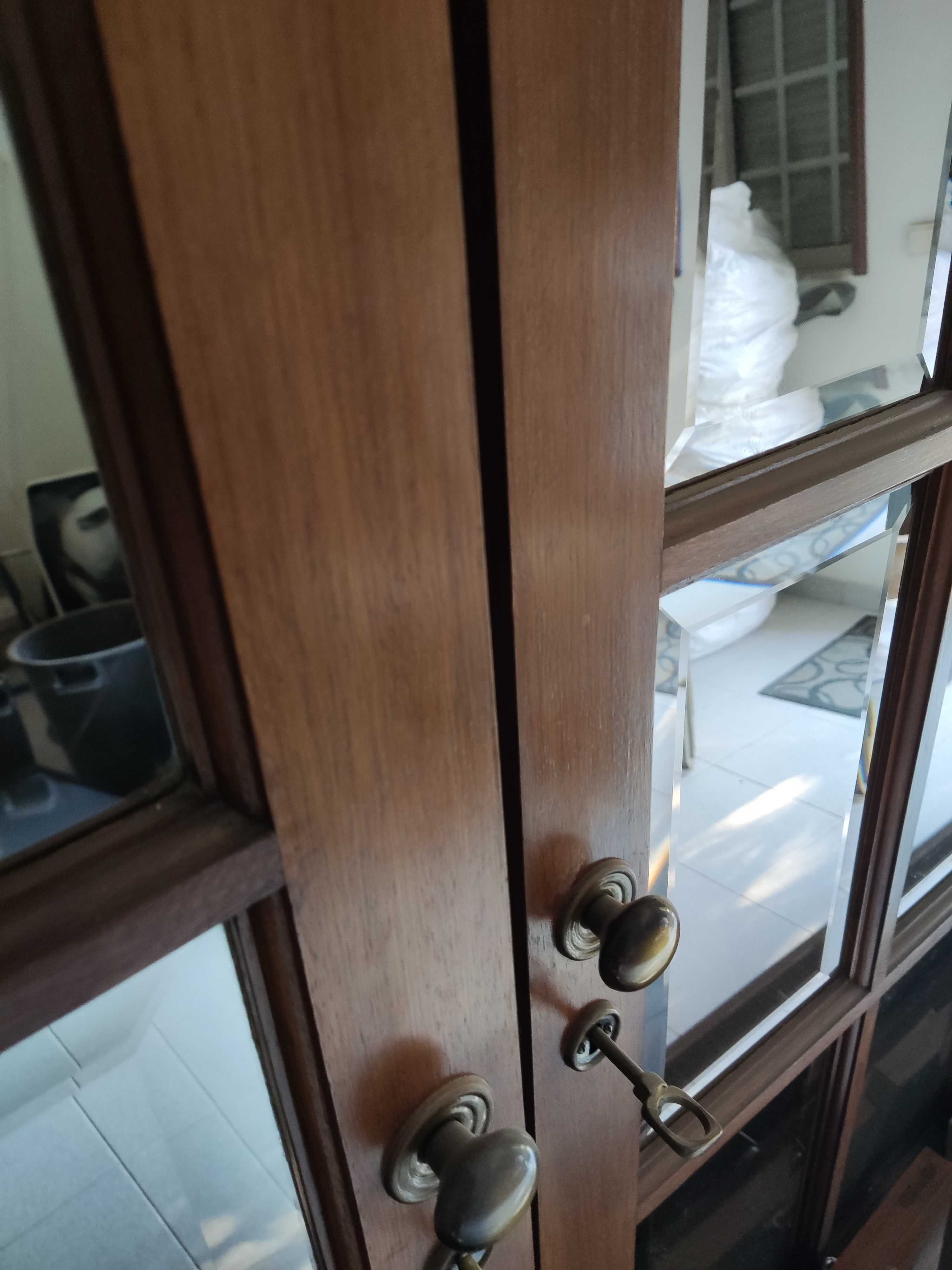 Estrutura + Portas de Armário de Quarto