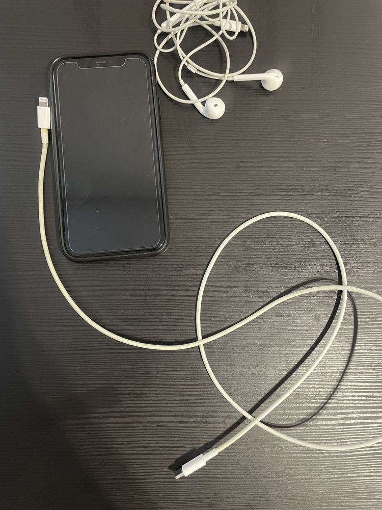 Продам iPhone 11 на 64g