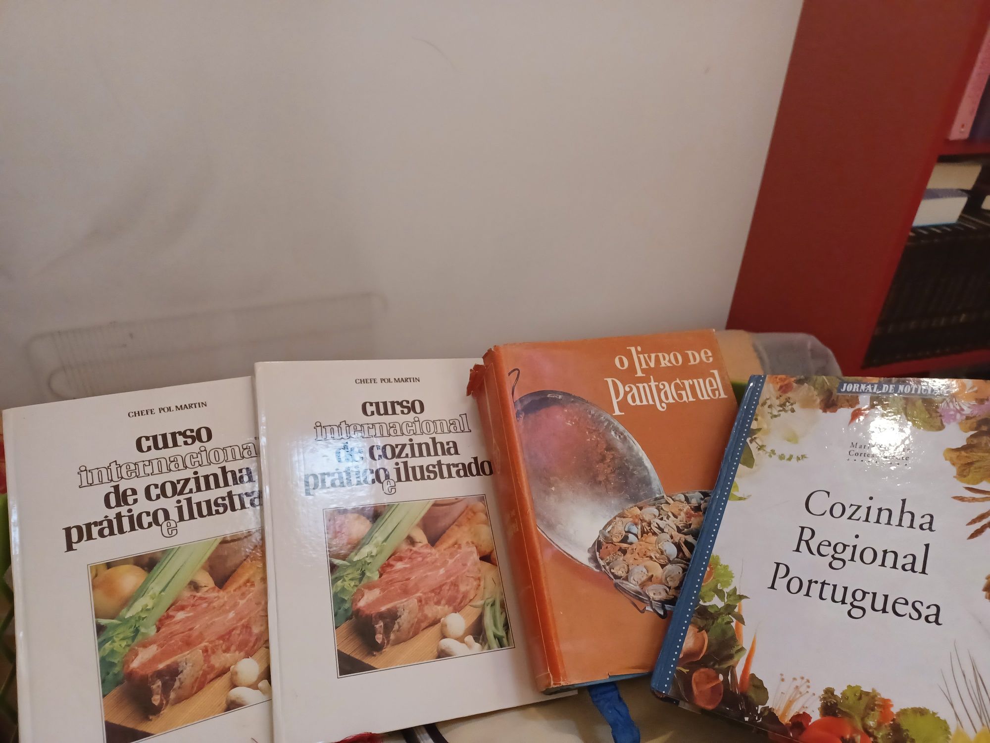 Cinco livros de cozinha