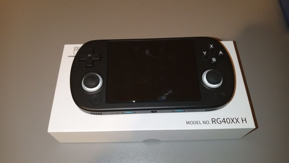 Konsola do gier retro/RG40XX H