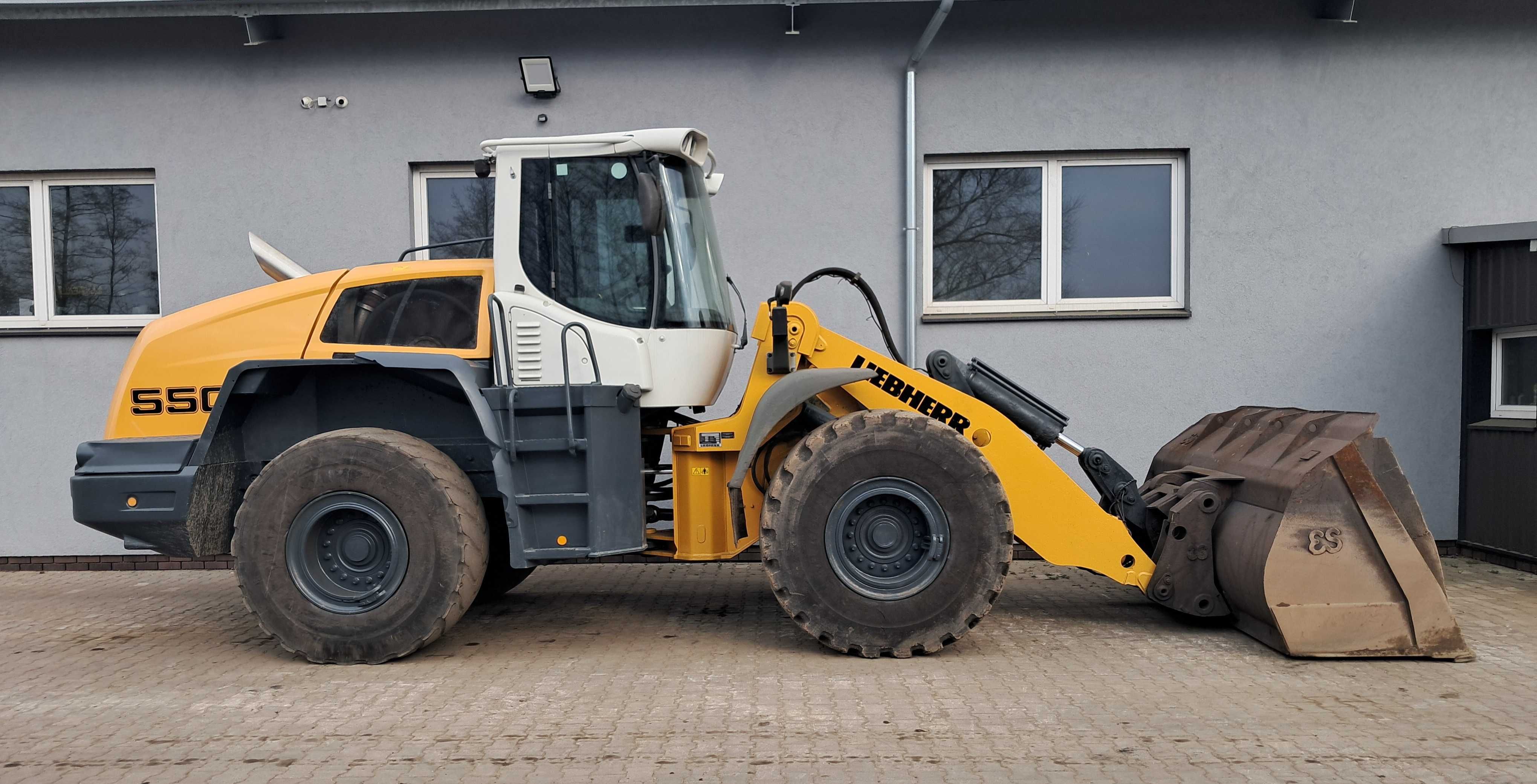 LIEBHERR L550 Długi Wysięgnik 2015r  Centralne Smarowanie 20,5t