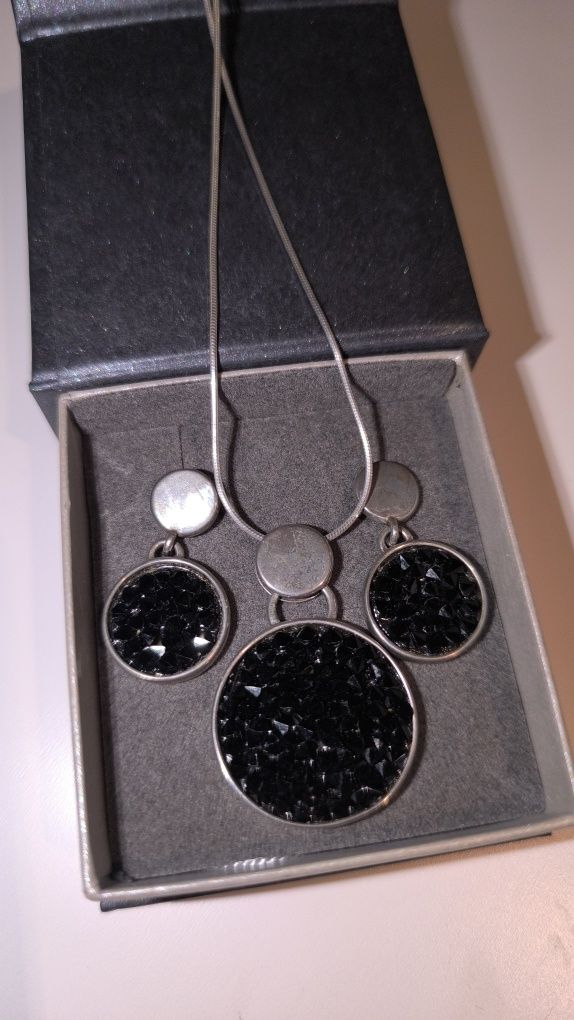 Srebrny komplet wisiorek i kolczyki z czarnymi kryształkami