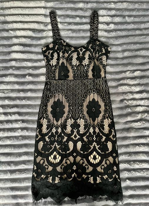 Сукня з мереживом