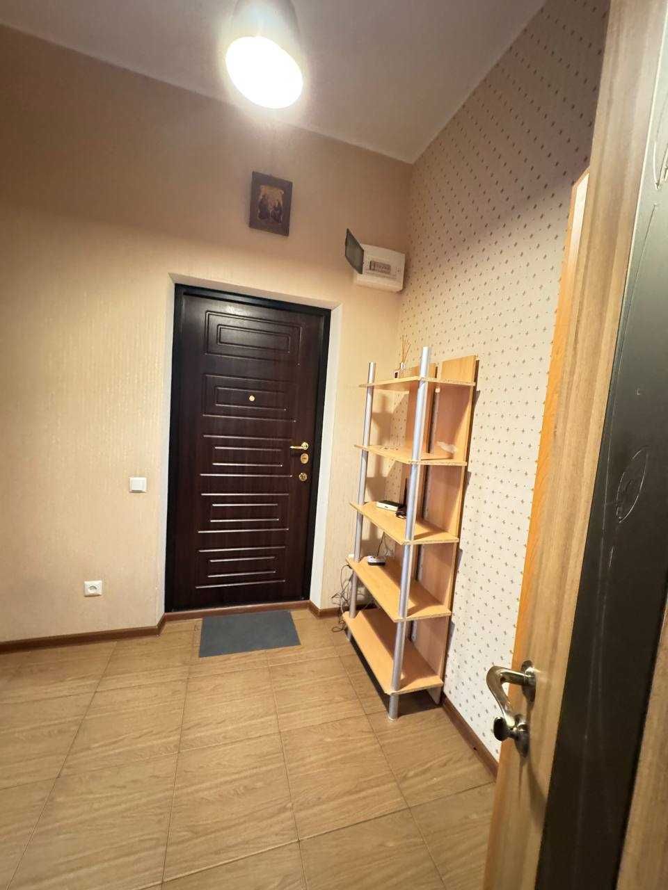 1-к квартира з ремонтом , меблями і технікою в Перлині