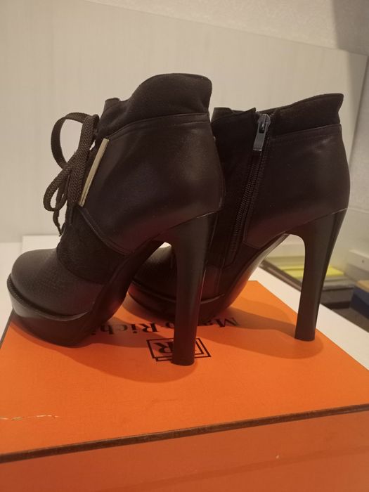 Жіночі осінні ботінки