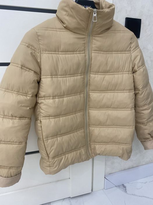 Продам осінню жіночу куртку розмір 44