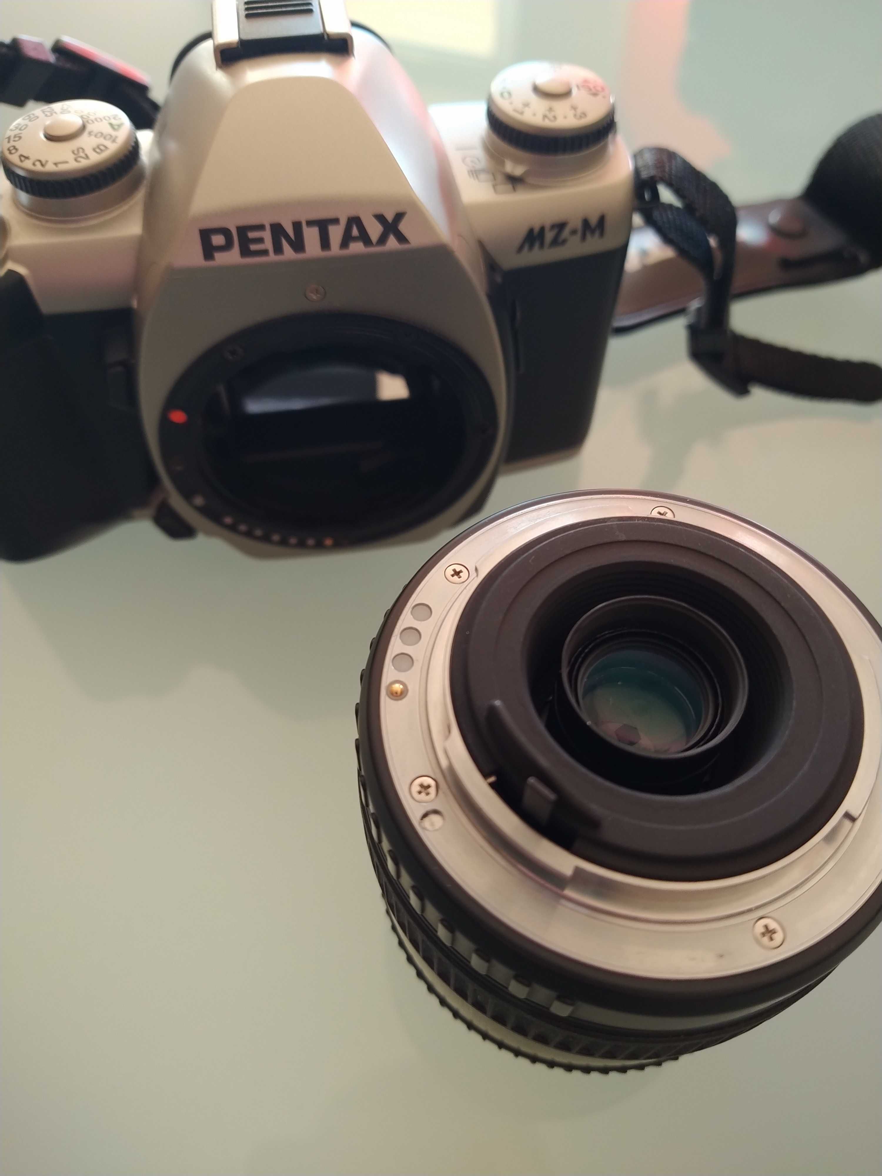 Pentax MZ- M (Câmara Analógica, com lente Pentax 35-80)