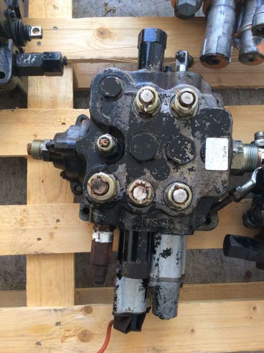 Distribuidores de hidraulico Retro Case,Komatsu,Fermec,JCB