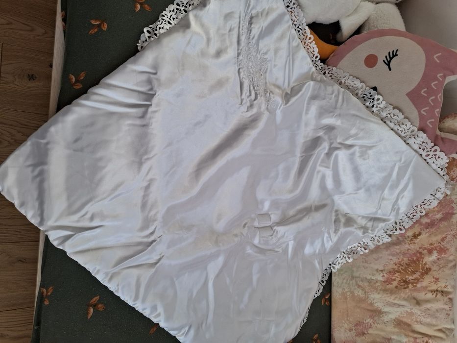 Rożek, becik biały do chrztu