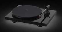 Pro-ject Debut Carbon EVO Gramofon 2M Red Piano Black RATY 0%