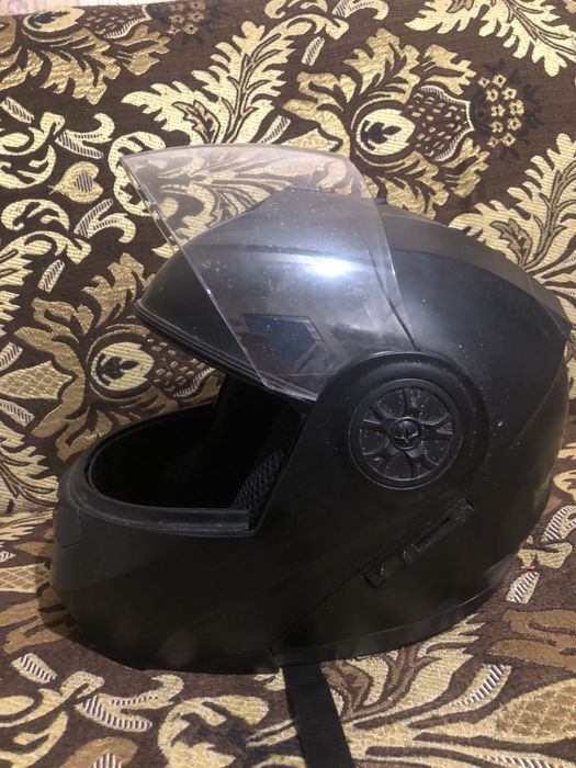 В продажі 4 шлеми самовивіз