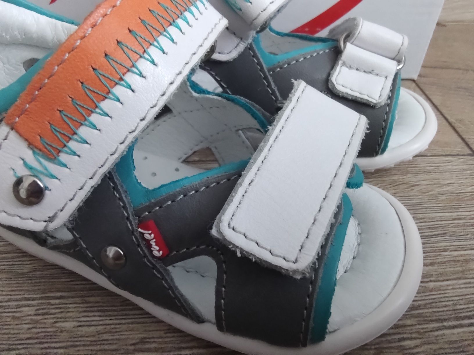 NOWE sandały Emel 18