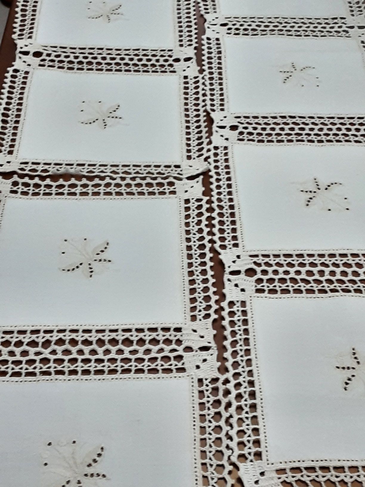 Conjunto de panos de quarto em linho e croché