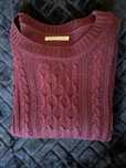 camisola de malha cor de vinho