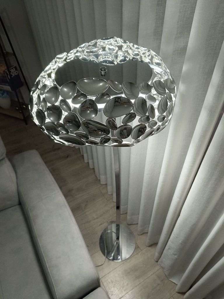 Candeeiro de pé de Led Schuller