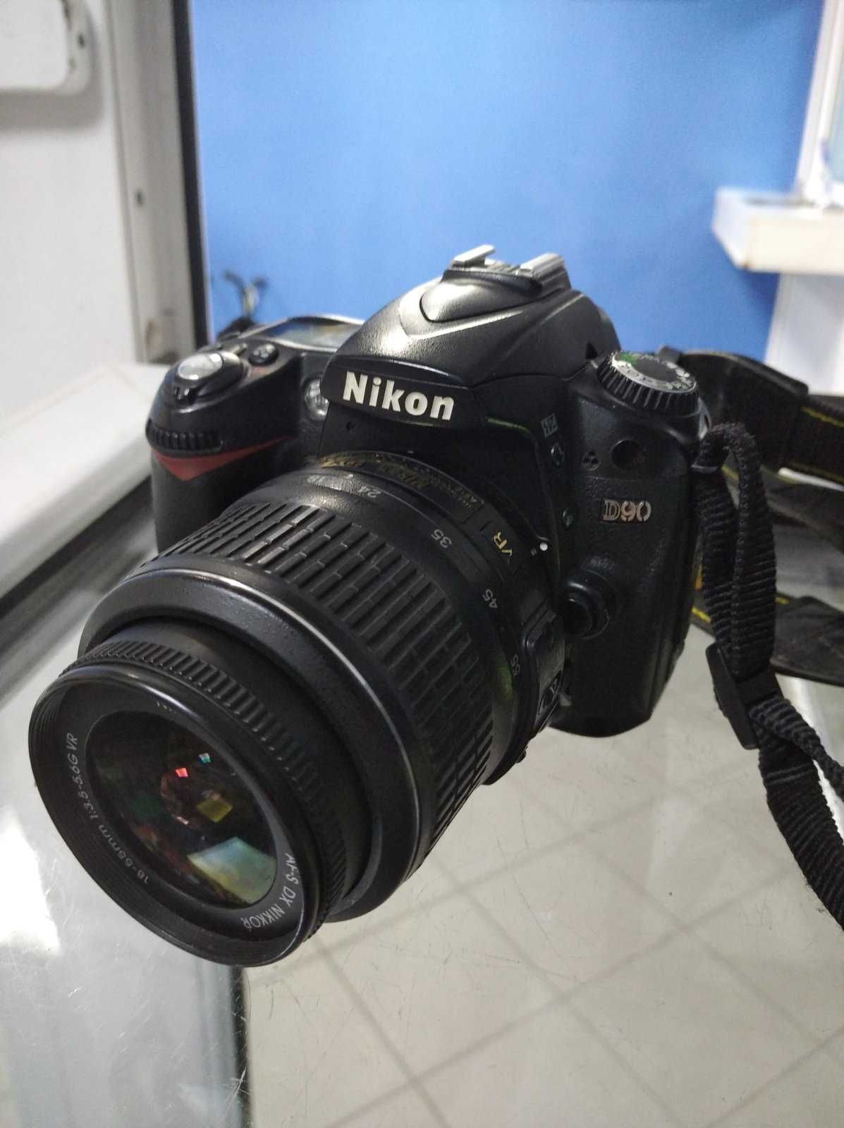 Фотоапарат Nikon D90 //  AF-S NIKKOR 18-55 mm 3.5-5.6G.