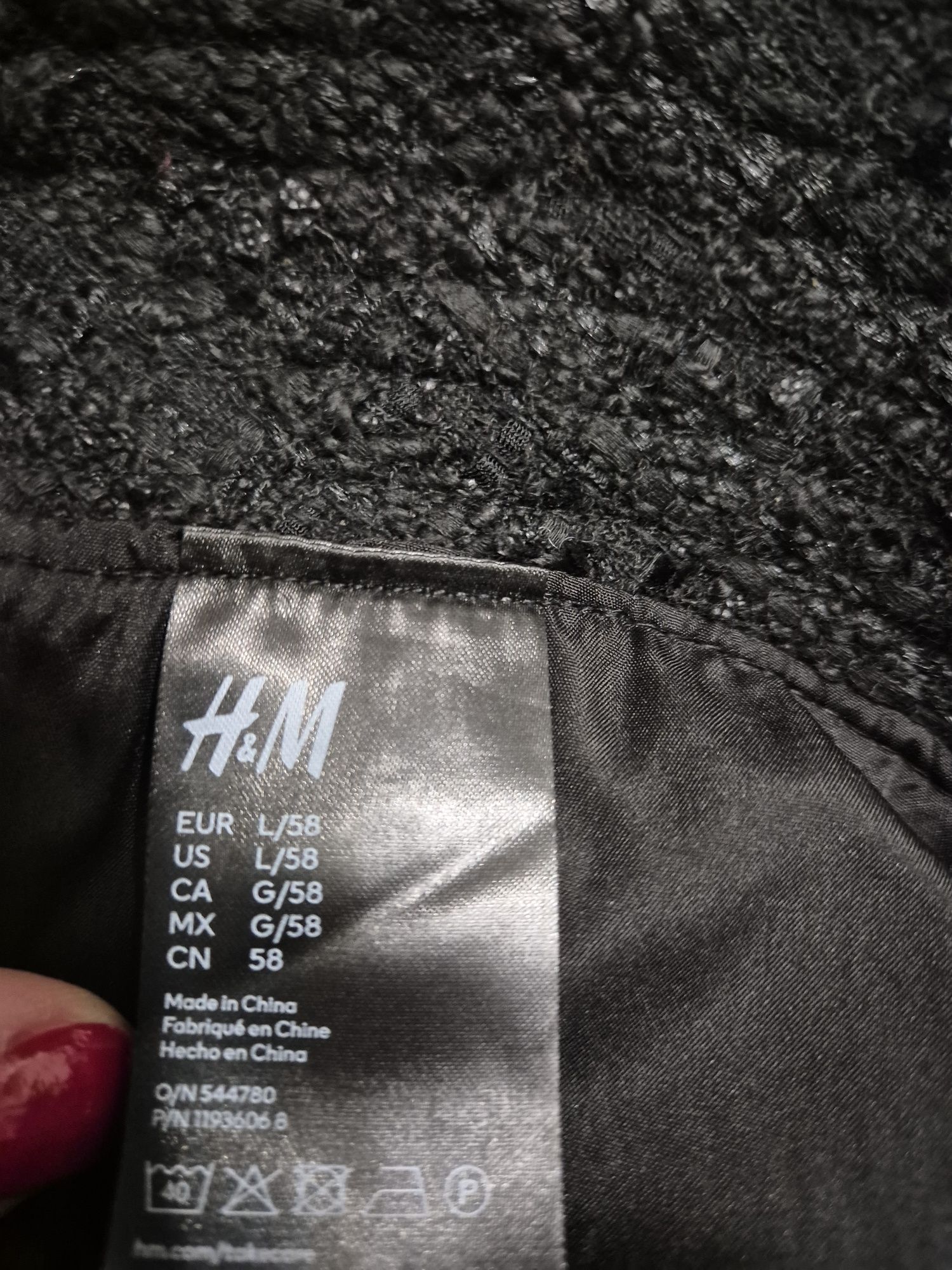 Продам шапочку черного цвета  бренд H#M