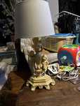 Lampa stojaca z figurami