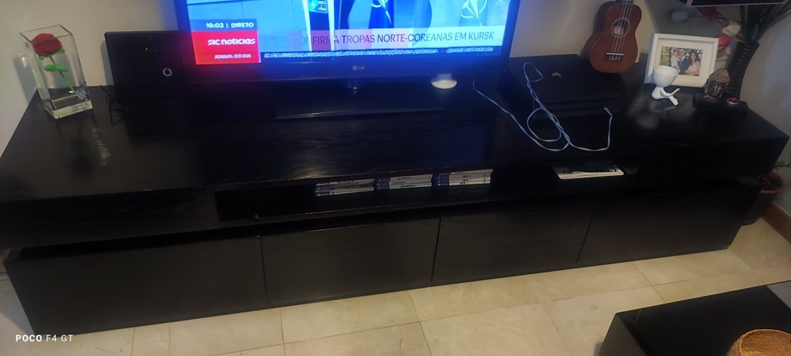 Móvel de televisão