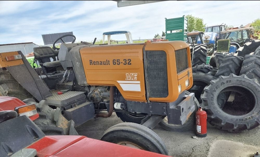 Trator Renault 65-32