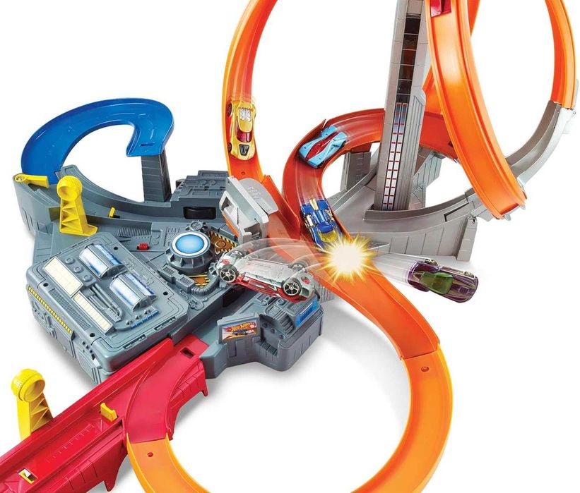 Tor samochodowy Mattel Hot Wheels Team CDL45 Zakręcony Karambol  5 +