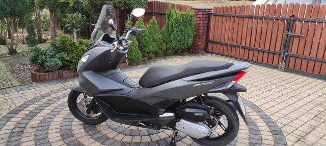 Skuter Honda PCX  125 rok 2016