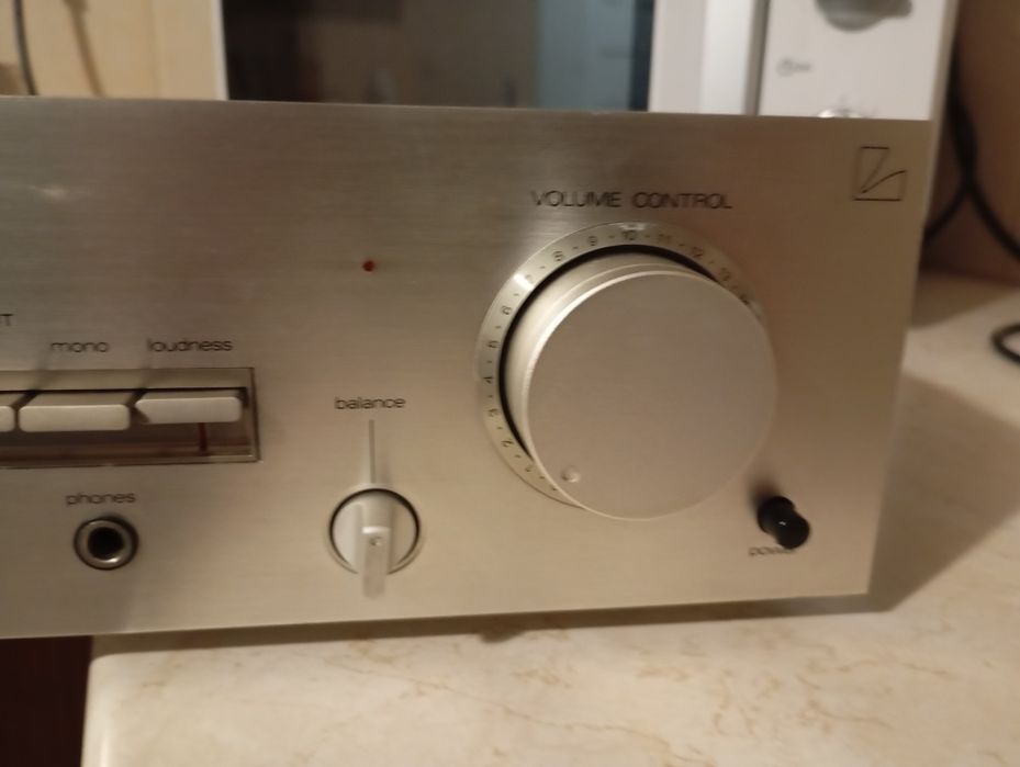 Sprzedam wzmacniacz Luxman w ładnym stanie.