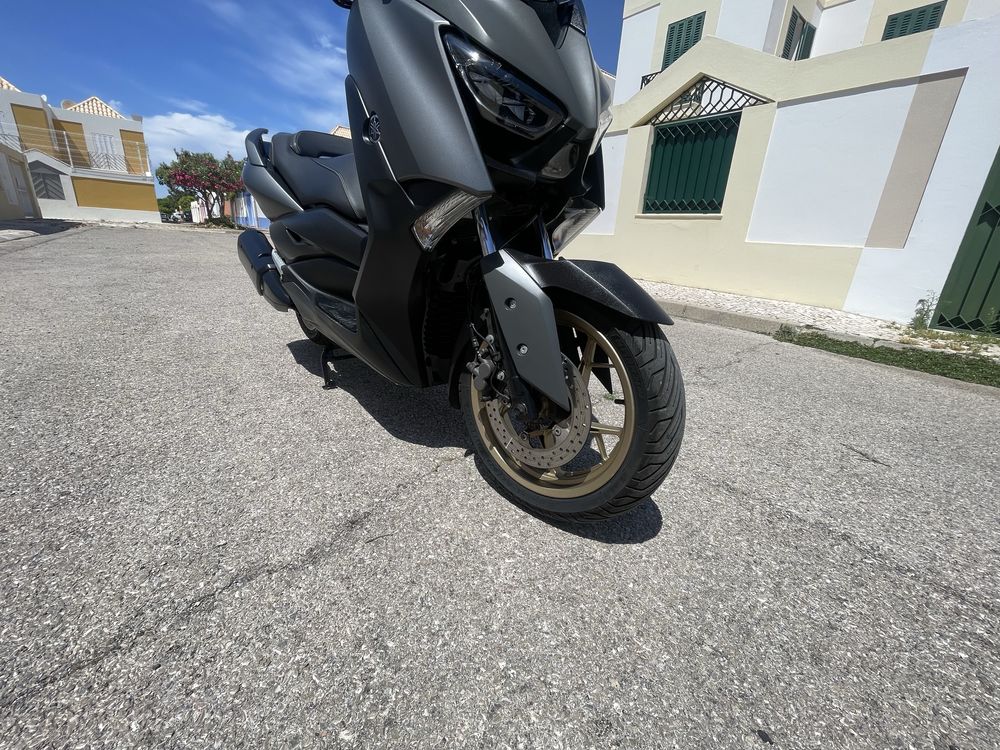 Yamaha 300 Xmax Tech Max