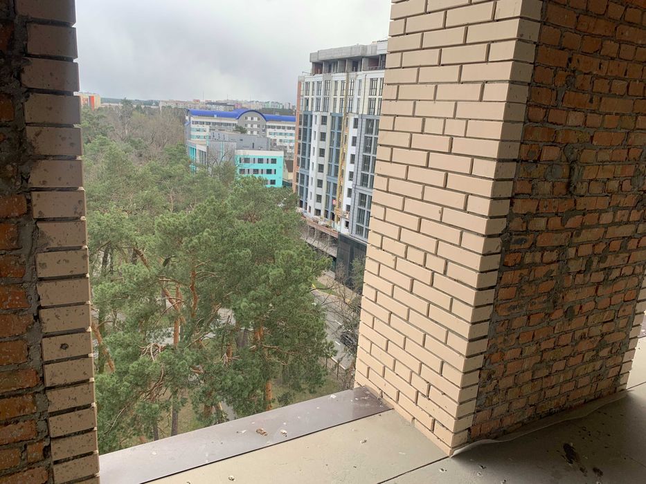 Продам простору 3-кімнатну квартиру з терасою - центр Ірпеня!