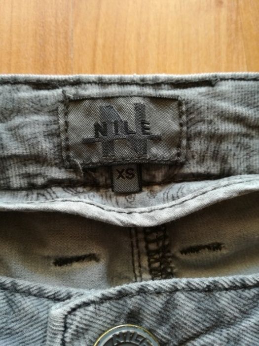 Sztruksowe spodnie M szare
