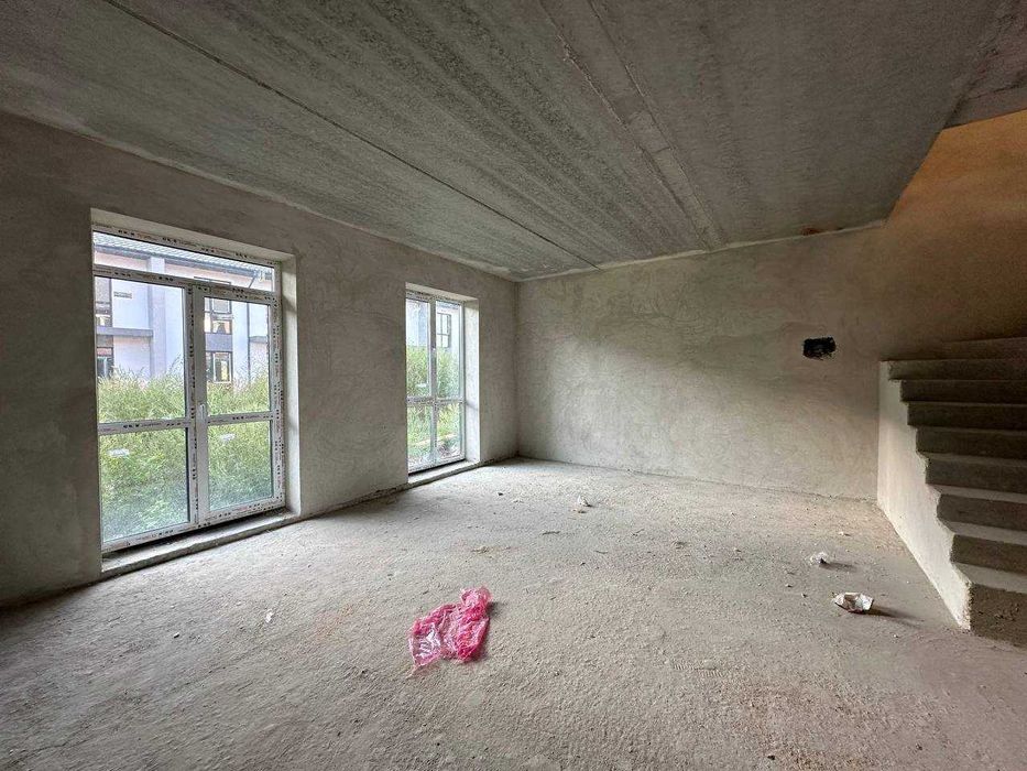 Таунхаус з гаражем, ділянкою, 135 м² + 3-тій поверх!