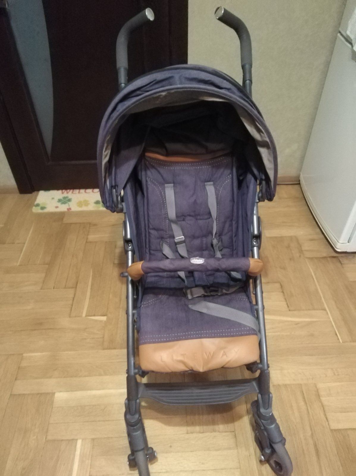 Прогулянкова коляска chicco lite way