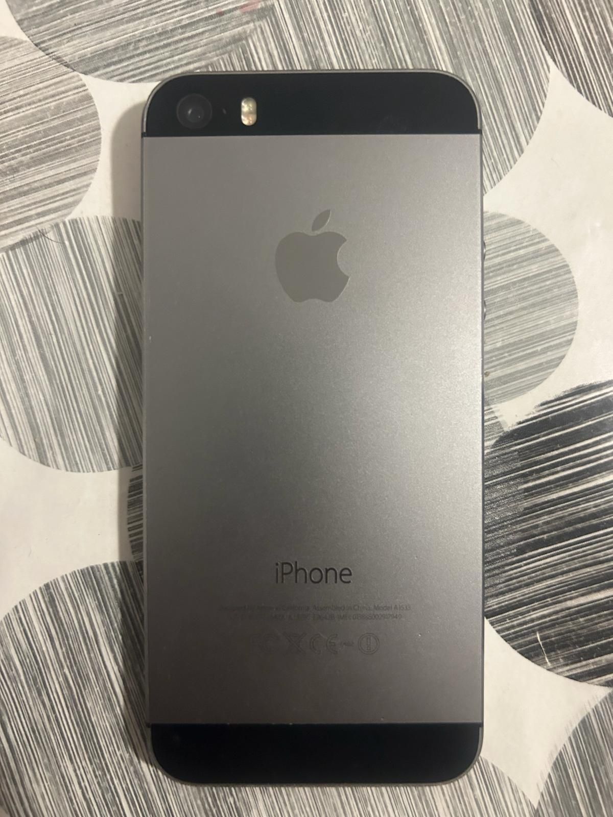 IPhone 5s  продам