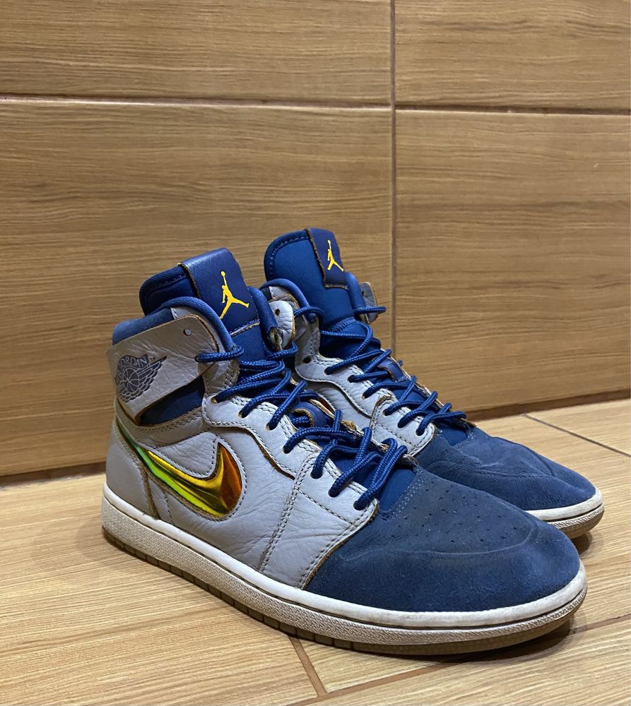 Nike Air Jordan 1 Retro High Nouveau Dunk From Above Shoe 819176-009