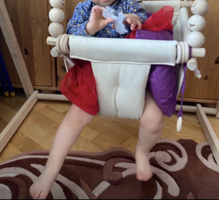 Гойдалка дитяча з підставкою /деревʼяна