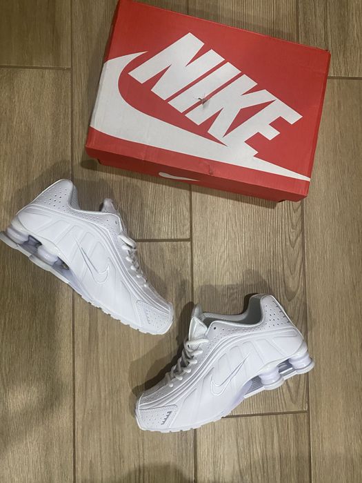 Nike shox r4 na caixa