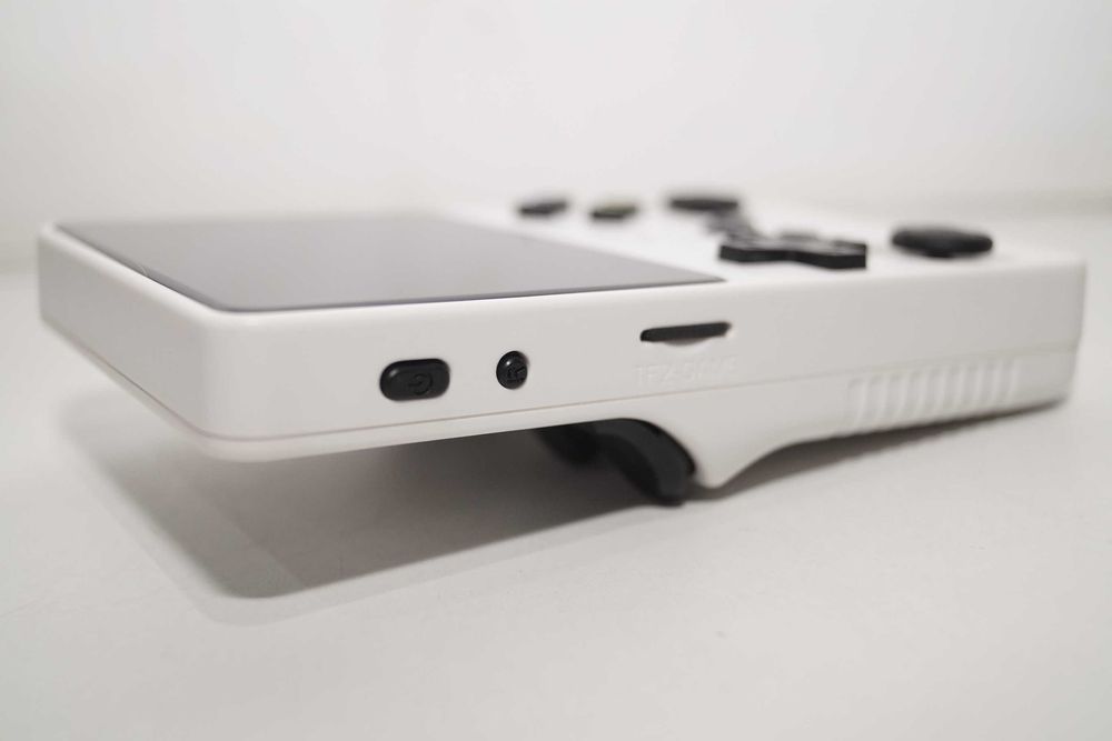 1565 Game console Konsola retro do gier R36S biała