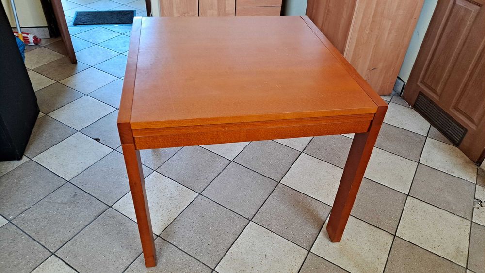 Dwa stoły drewniane rozkładane 85x85 cm 2 szt - stan BDB