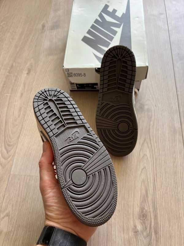 Jordan 1 Retro Low OG SP Travis Scott Reverse Mocha 43