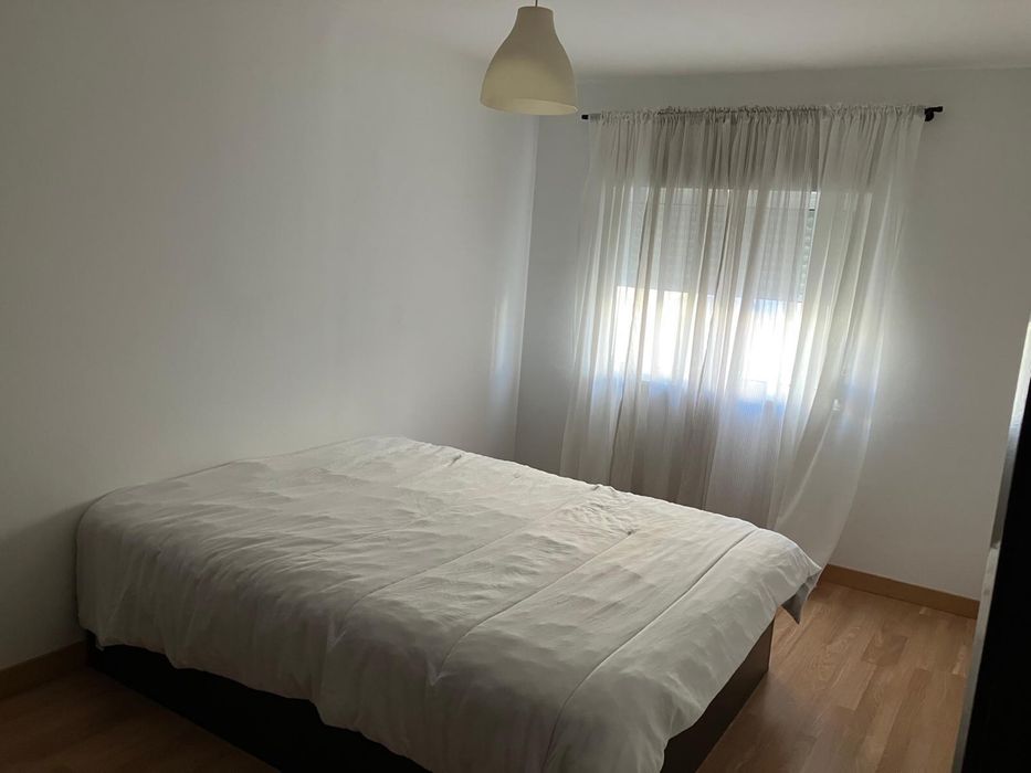 Quarto para arrendar no Cacem de cima