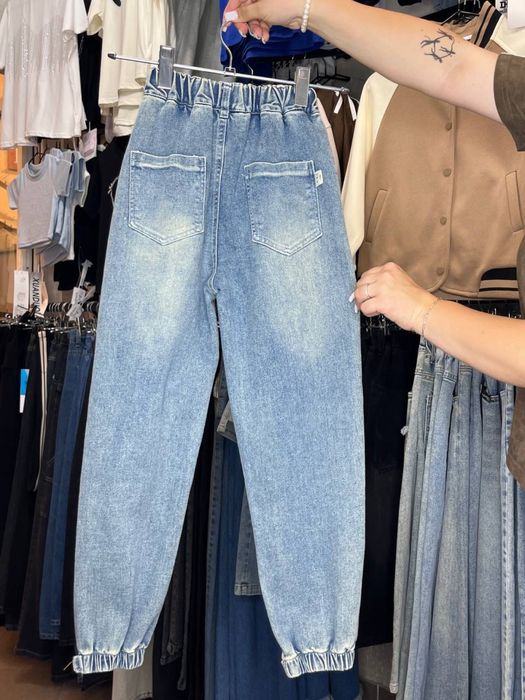 Нові джинси на дівчинку